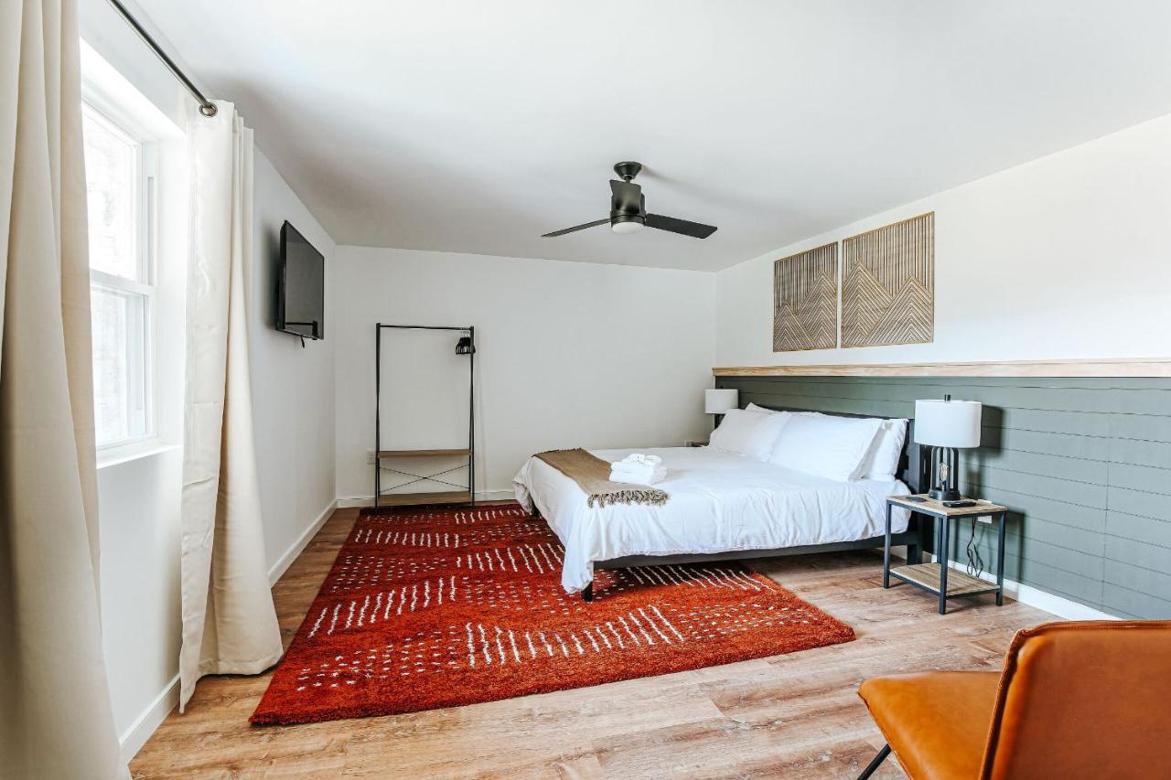 Grey Pine Lodge Waynesboro Zimmer foto