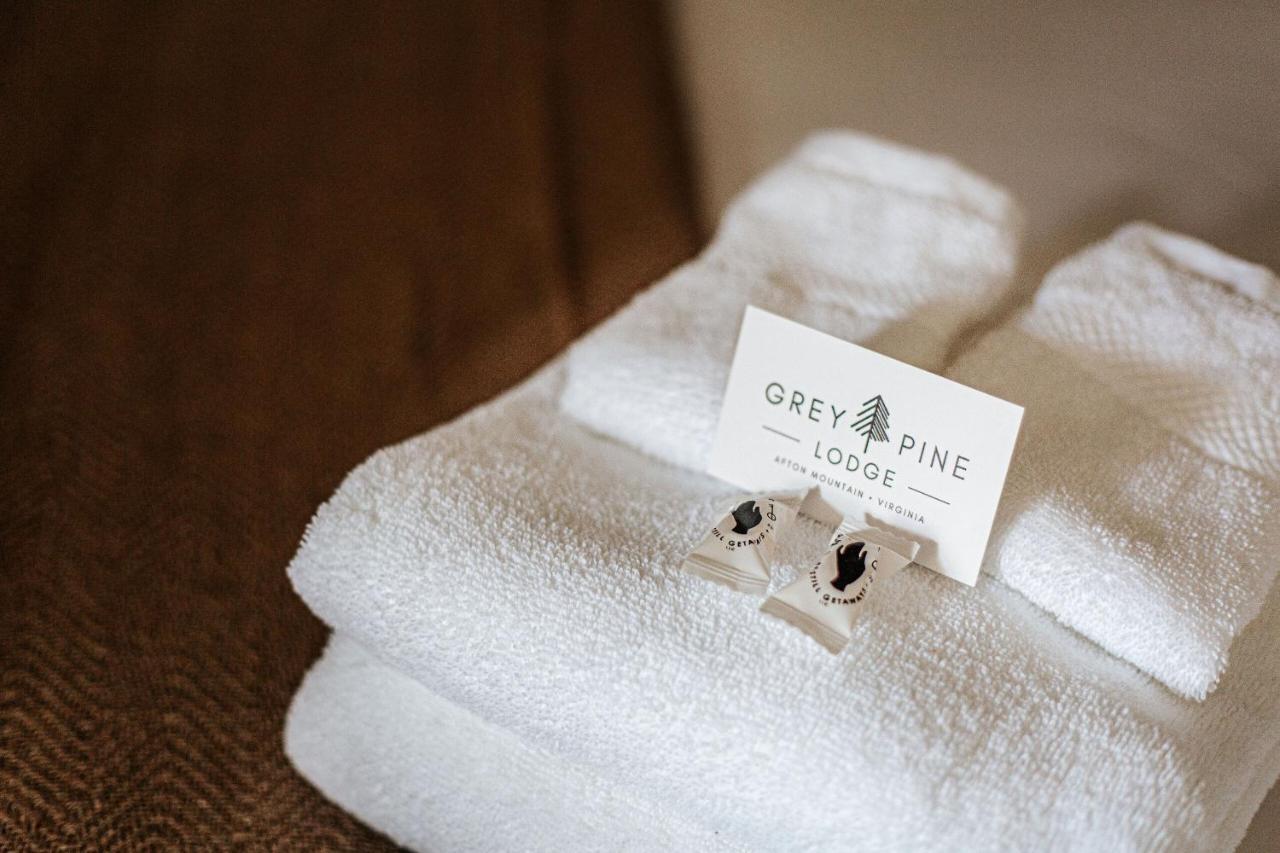 Grey Pine Lodge Waynesboro Zimmer foto