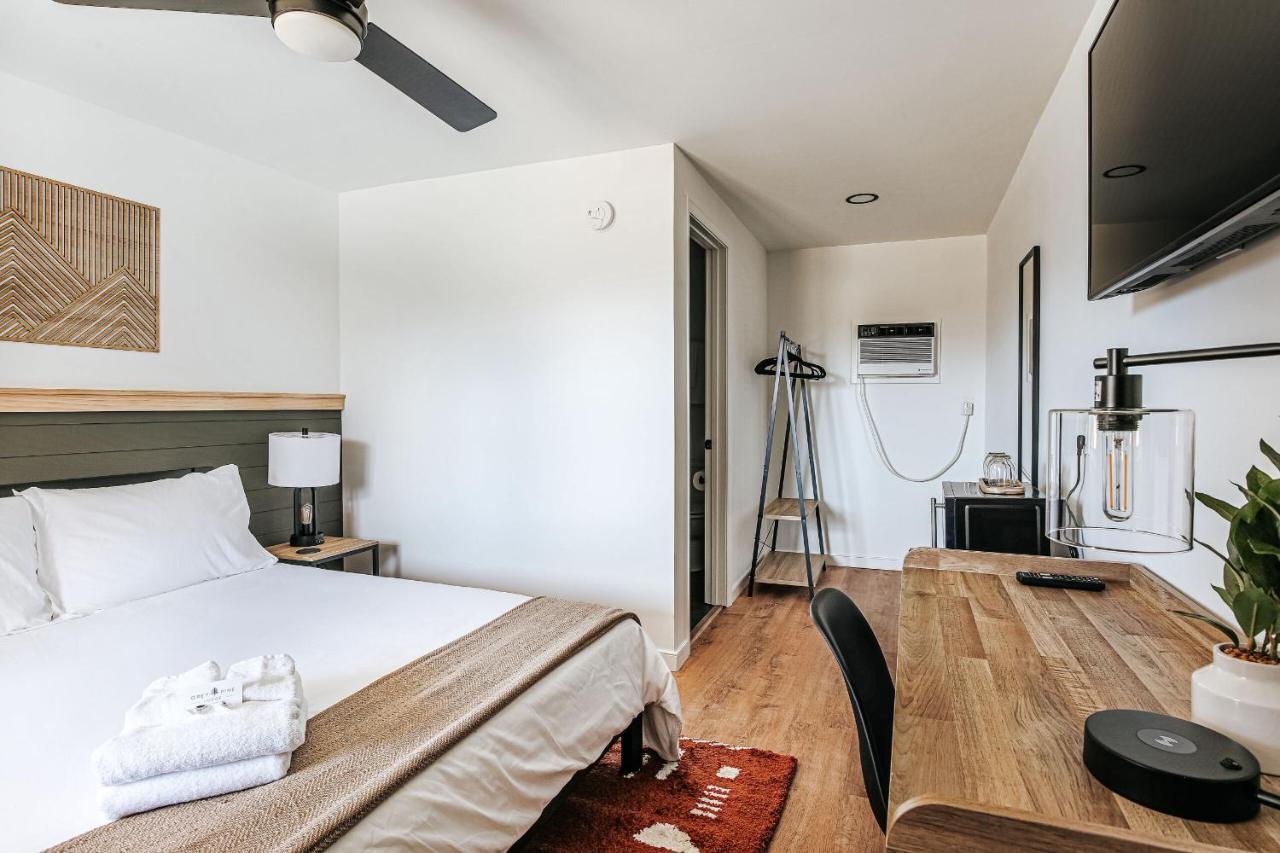 Grey Pine Lodge Waynesboro Zimmer foto