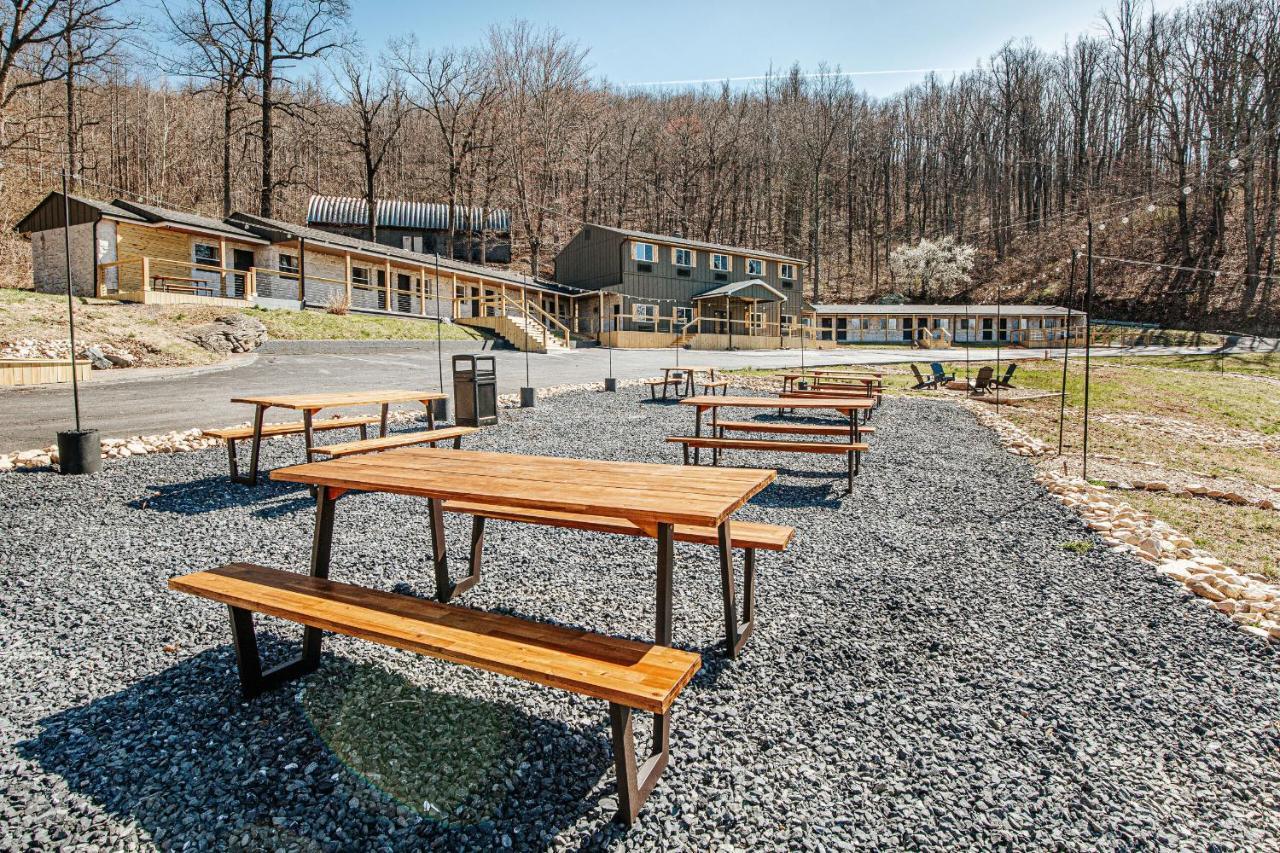 Grey Pine Lodge Waynesboro Zimmer foto